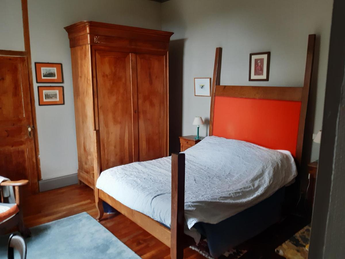Le Logis Bed & Breakfast Les Pineaux Exterior photo