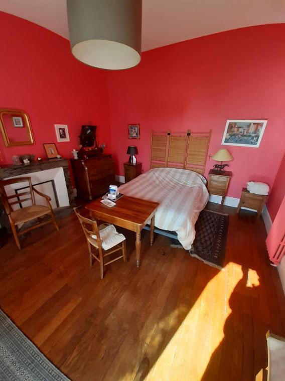 Le Logis Bed & Breakfast Les Pineaux Exterior photo